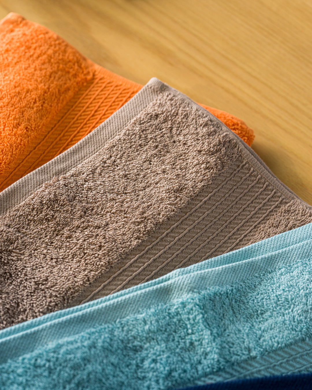 Πετσέτα Μπάνιου ΠΛΑΤΙΝΕΝΙΟΥ ΧΡΩΜΑΤΟΣ (ΜΕ ΕΠΙΔΕΣΜΟ) 100X150