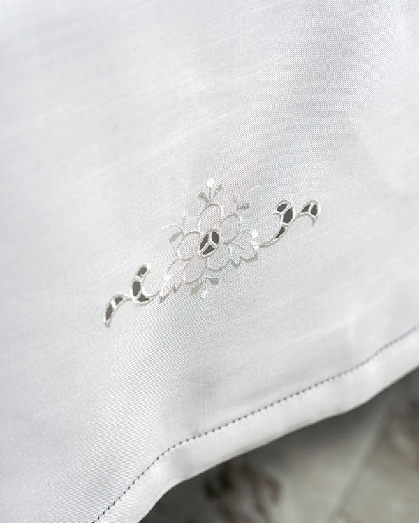 Mbulesë Tavoline 0591