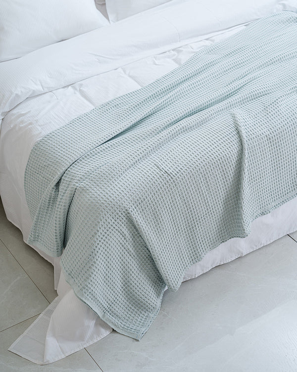 K102 Mbulesë Krevati