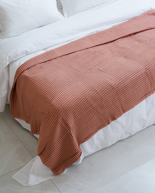 K102 Mbulesë Krevati