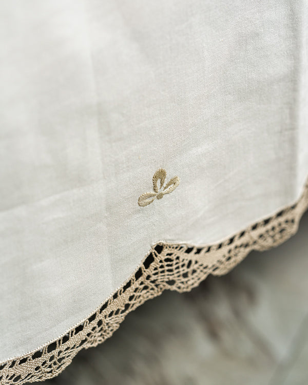 Mbulesë Tavoline 7720